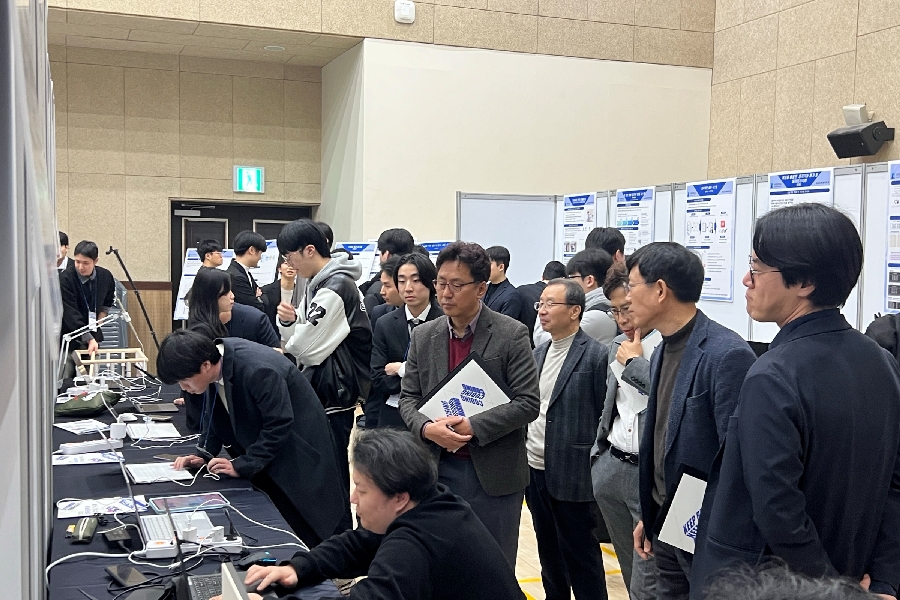 [2025.12.17 ~ 2025.12.18] 졸업작품전시회 - 작품전시 대표이미지