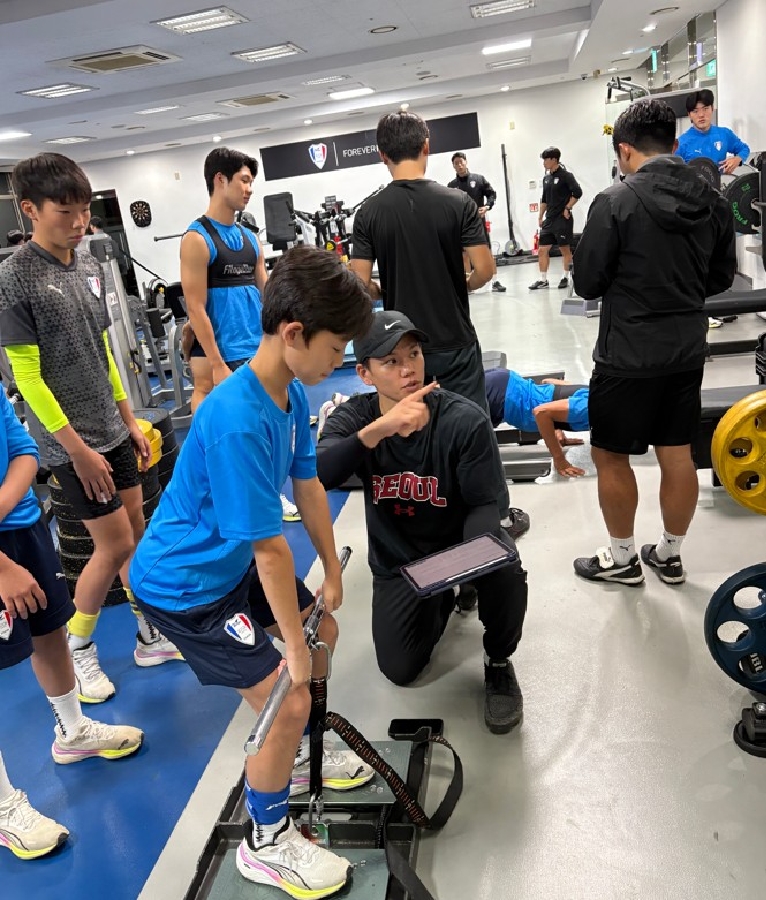 헬스케어운동학과, K리그 명문 수원삼성 프로축구단 유스팀 선수 퍼포먼스 측정 대표이미지