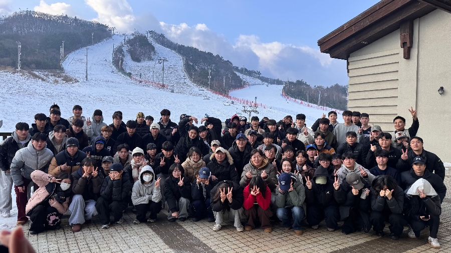 2025년도 헬스케어운동학과 스키 수업 대표이미지